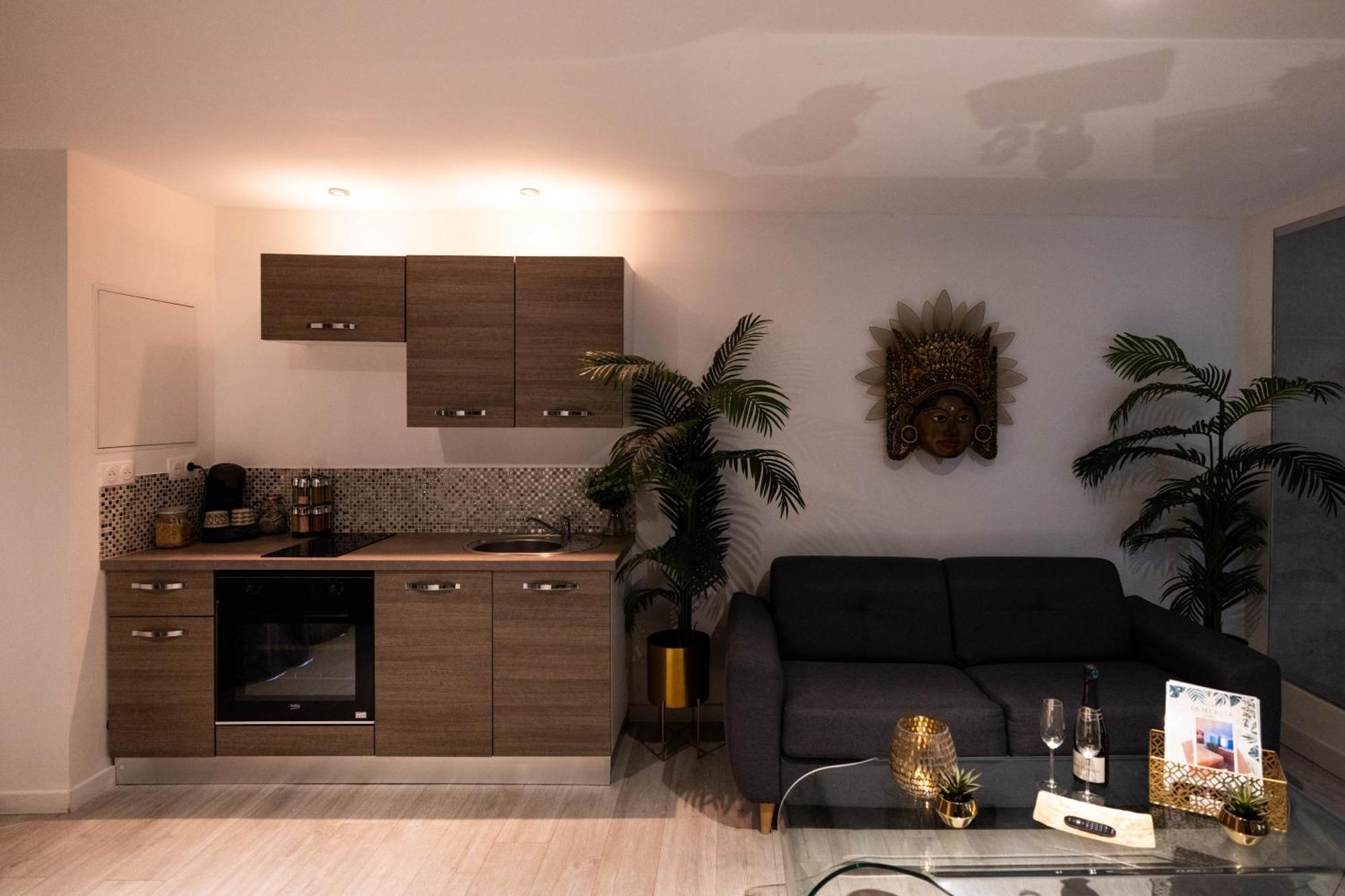Suite And Spa La Perla Bianca Grabels Bagian luar foto
