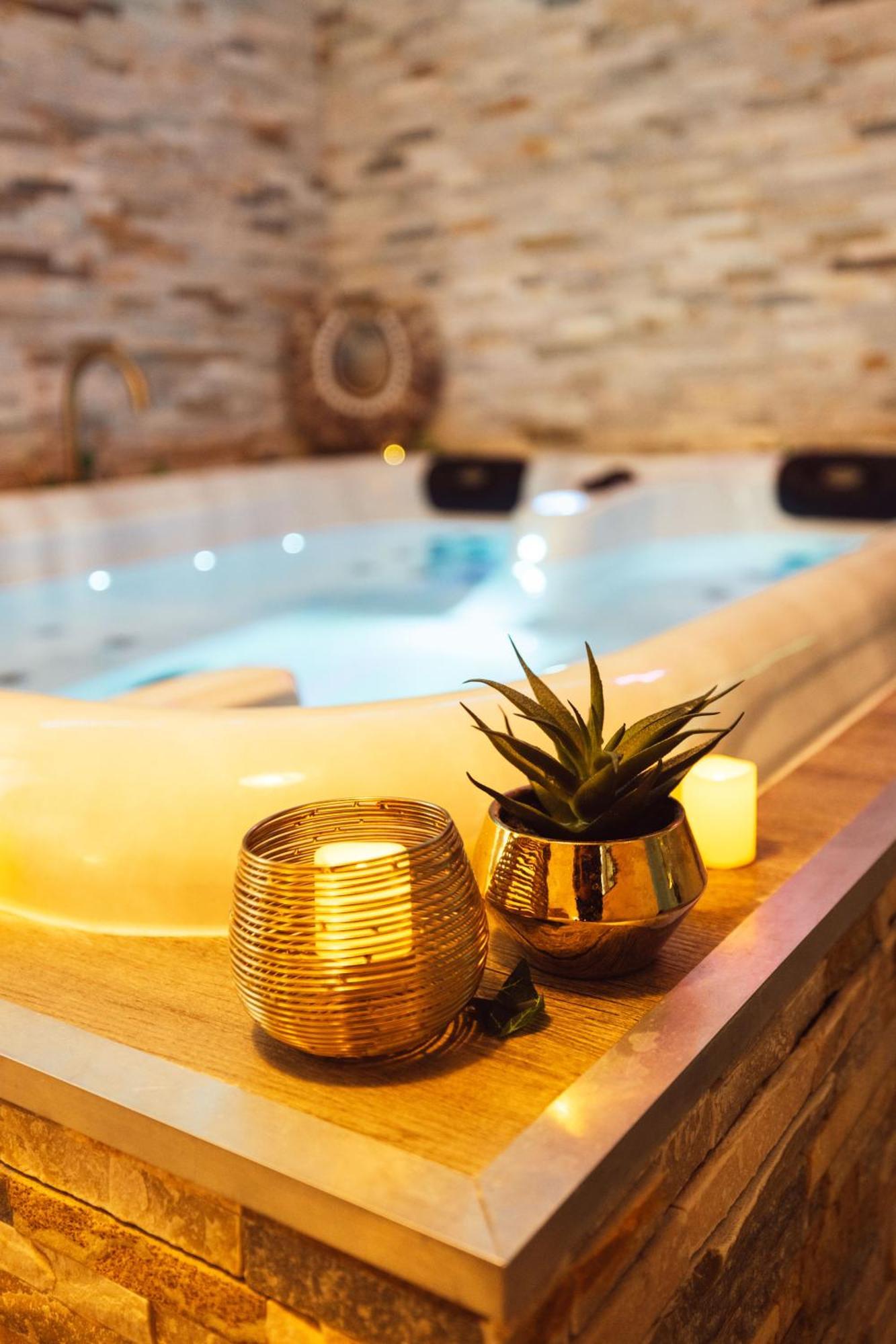 Suite And Spa La Perla Bianca Grabels Bagian luar foto
